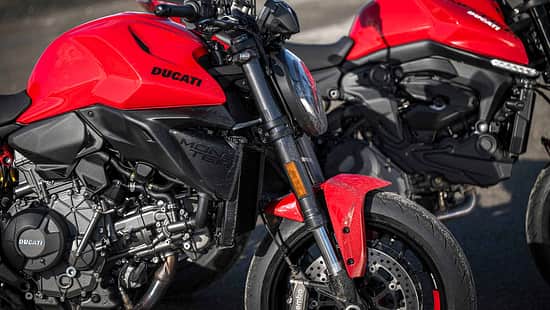 Ducati Monster V2 2026 neu Fahrbericht