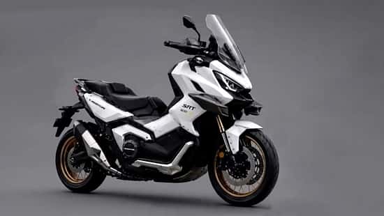 QJMotor X-Adventure 900 Maxi-Scooter Concept (08/2026)