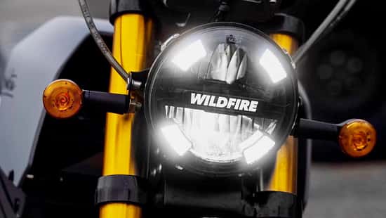 Retro-Elektro-Motorräder Black Tea Bonfire und Black Tea Wildfire