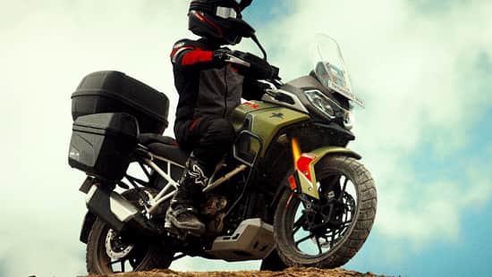 TVS Apache RTX 300 (2026)