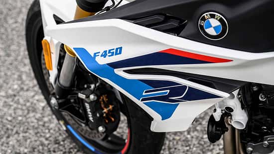 Neues Naked Bike der A2-Klasse mit 420 Kubik, 48 PS und 43 Nm bie nur 175 Kilo
