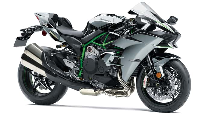 Die Kawasaki leistete bisher 200 PS, im neuen modelljahr wächst die Leistung auf 231 PS an.