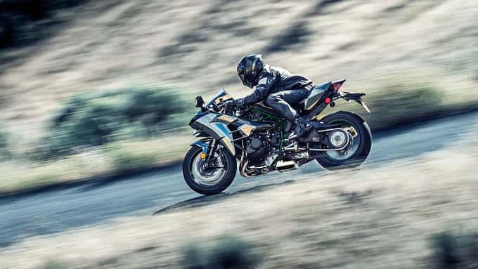 Die neue Kawasaki Ninja H2 kommt außerdem mit einem Lack, der selbstheilende Kräfte hat.
