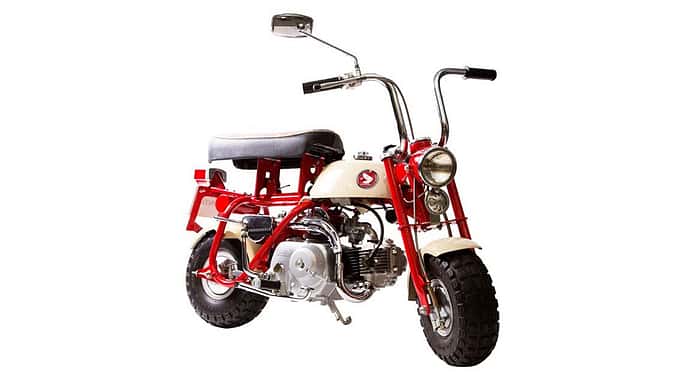 1967 folgte das erste in Japan verkaufte Modell mit einem herunterklappbaren Sitz.