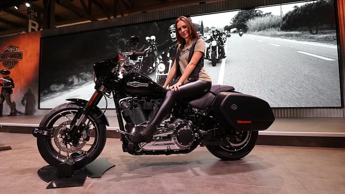 Harley-Davidson Sport Glide auf der EICMA 2017.