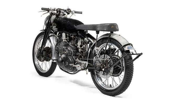Dieses Modell hatte nur vier Vorbesitzer und befindet sich im Originalzustand.