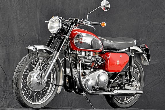 Eine englische Rarität: Matchless G12 CSR mit Werks-Race-Kit.