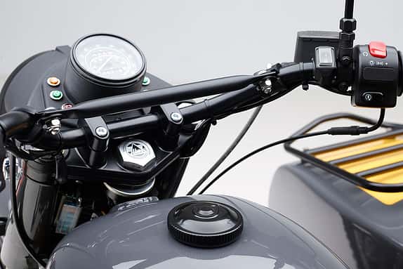 Wer von einer Ural etwas anderes als ein überpuristisches Cockpit erwartet, ist selbst schuld.