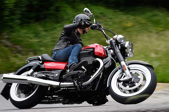 ... Trittbretter bei der Eldorado. Beide Modelle sind in rot ...