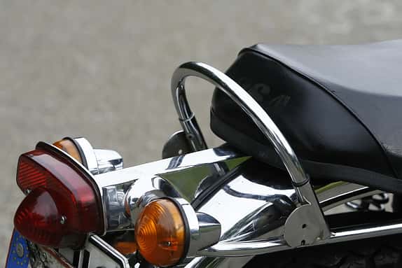 Straight and shiny: das Heck der BSA Rocket 3.