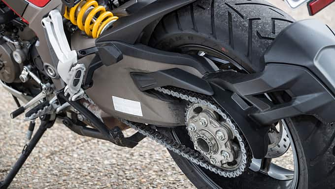 Ducati Multistrada 1200: Mächtige Einarmschwinge, mächtiger 190er-Schlappen – auch die 1200er-Multistrada trägt den guten Pirelli Scorpion Trail II