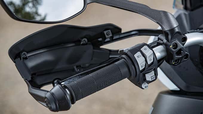 Ducati Multistrada 950: Neue Schaltereinheiten ab jetzt an allen Ducatis – wirken etwas weniger wertig, sind aber besser bedienbar