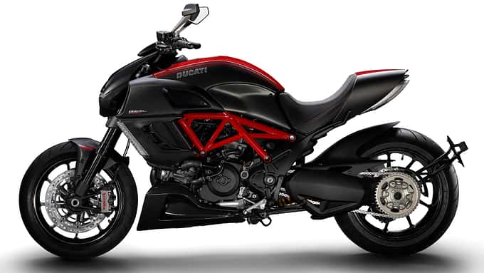 Die Konkurrenz: Ducati Diavel.