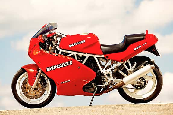 Ducati 900 SS.