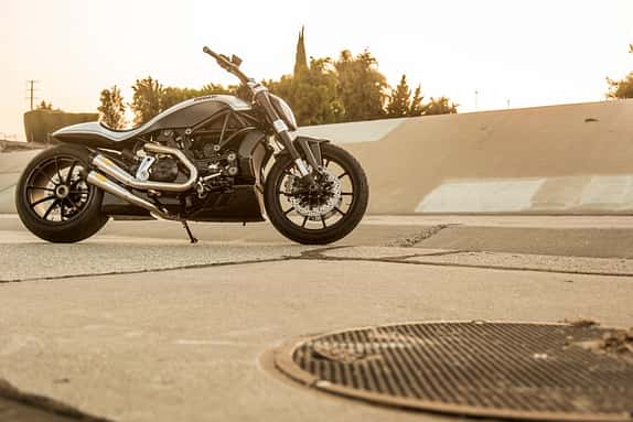 Ducati präsentierte bei der 76. Motorcycle Rally in Sturgis, SD/USA im August 2016 diese von Roland Sands umgebaute Ducati XDiavel.
