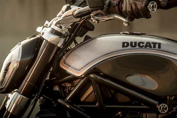 Ducati präsentierte bei der 76. Motorcycle Rally in Sturgis, SD/USA im August 2016 diese von Roland Sands umgebaute Ducati XDiavel.