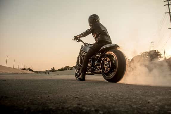 Ducati präsentierte bei der 76. Motorcycle Rally in Sturgis, SD/USA im August 2016 diese von Roland Sands umgebaute Ducati XDiavel.