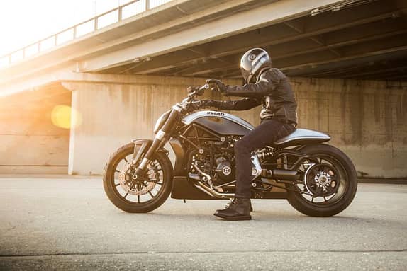 Ducati präsentierte bei der 76. Motorcycle Rally in Sturgis, SD/USA im August 2016 diese von Roland Sands umgebaute Ducati XDiavel.