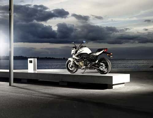 Neuer Feger in der Mittelklasse: Yamaha XJ6.