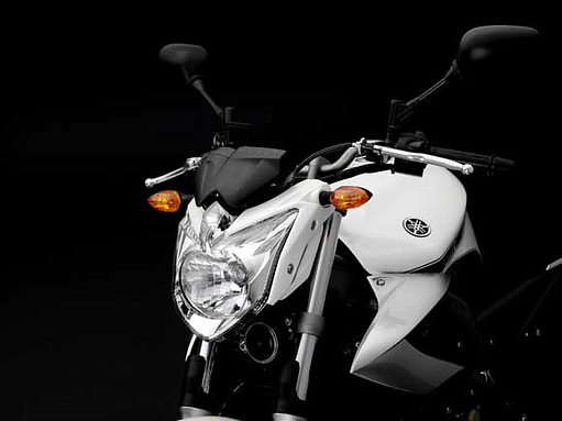 Neuer Feger in der Mittelklasse: Yamaha XJ6.