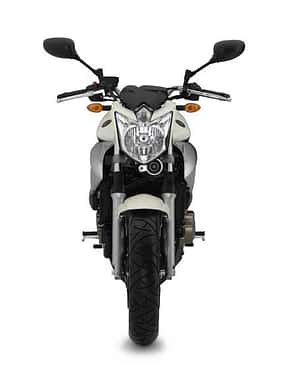 Neuer Feger in der Mittelklasse: Yamaha XJ6.