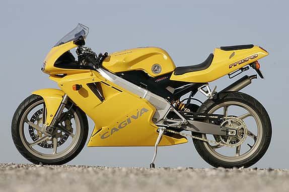 Aus dem Fazit des MOTORRAD-Vergleichstest (Ausgabe 2/2005): "Die Cagiva ist ein Traum - Rennfreaks kommen an ihr nicht vorbei."