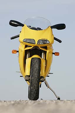 Aus dem Fazit des MOTORRAD-Vergleichstest (Ausgabe 2/2005): "Die Cagiva ist ein Traum - Rennfreaks kommen an ihr nicht vorbei."