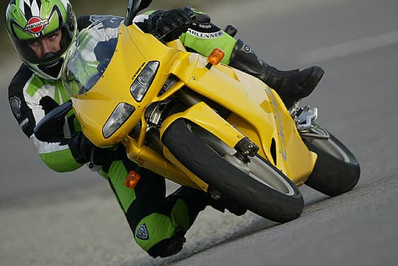 Aus dem Fazit des MOTORRAD-Vergleichstest (Ausgabe 2/2005): "Die Cagiva ist ein Traum - Rennfreaks kommen an ihr nicht vorbei."