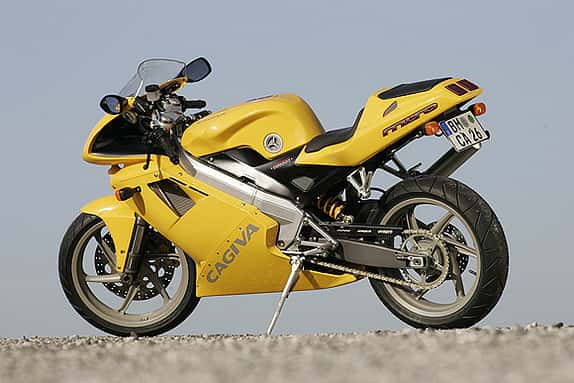 Aus dem Fazit des MOTORRAD-Vergleichstest (Ausgabe 2/2005): "Die Cagiva ist ein Traum - Rennfreaks kommen an ihr nicht vorbei."