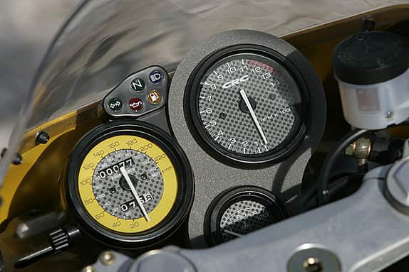 Aus dem Fazit des MOTORRAD-Vergleichstest (Ausgabe 2/2005): "Die Cagiva ist ein Traum - Rennfreaks kommen an ihr nicht vorbei."