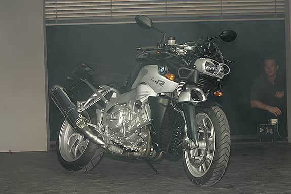Viel Power, wenig Windschutz: die neue BMW K 1200 R
