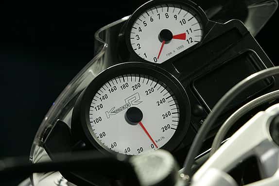 Viel Power, wenig Windschutz: die neue BMW K 1200 R