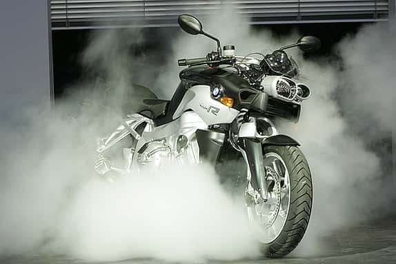 Viel Power, wenig Windschutz: die neue BMW K 1200 R