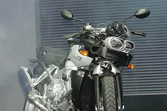 Viel Power, wenig Windschutz: die neue BMW K 1200 R