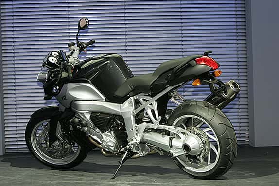 Viel Power, wenig Windschutz: die neue BMW K 1200 R