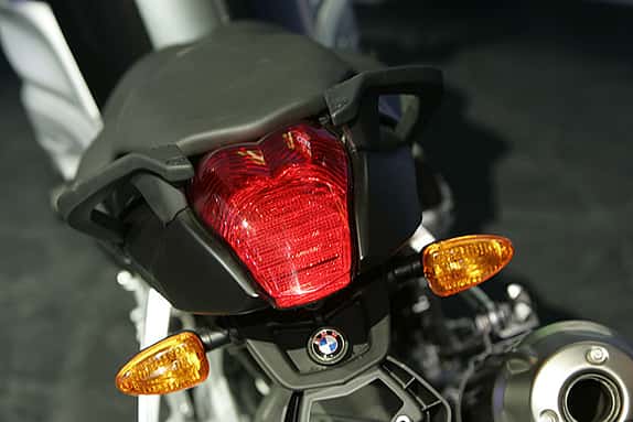 Viel Power, wenig Windschutz: die neue BMW K 1200 R