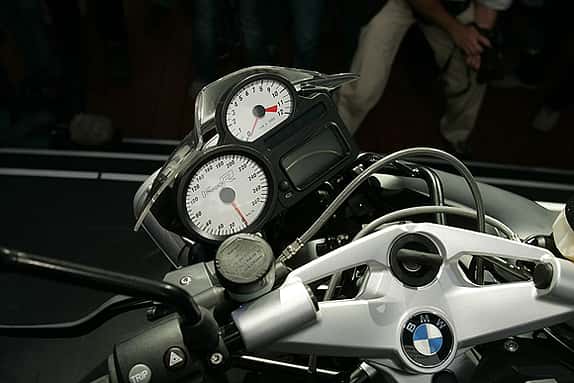 Viel Power, wenig Windschutz: die neue BMW K 1200 R
