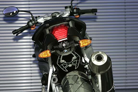 Viel Power, wenig Windschutz: die neue BMW K 1200 R