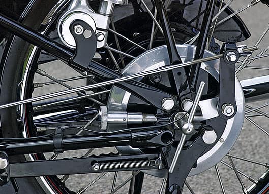 Cantilever-Schwinge und zwei Trommelbremsen hinten: Vincent ließ es an nichts fehlen.