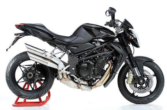 MV Agusta nennt sein neues Naked Bike schlicht Brutale. Mit 921 cm³ Hubraum ist das Naked Bike die kleinste Brutale von MV Agusta.