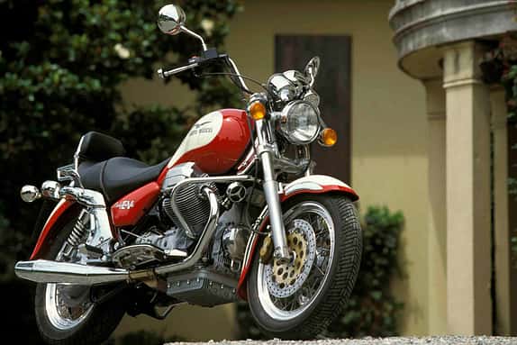 Moto Guzzi California.