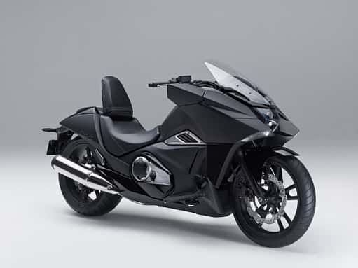 Als "begeisternd radikal und originell" bezeichnet Honda Deutschland das neue Zwischending zwischen Roller und Motorrad, die Honda NM4 Vultus.