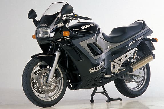 Graue Maus: Die Erstauflage mit dem Motor der GSX-R 750 sieht eher unscheinbar aus.