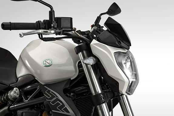 Benelli BN 302.