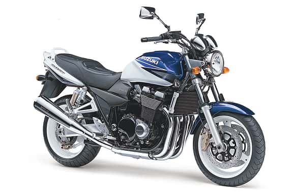 Die GSX 1400 wurde als Naked-Bike Alternative dem hauseigenen Bestseller 1200er-Bandit beigestellt.