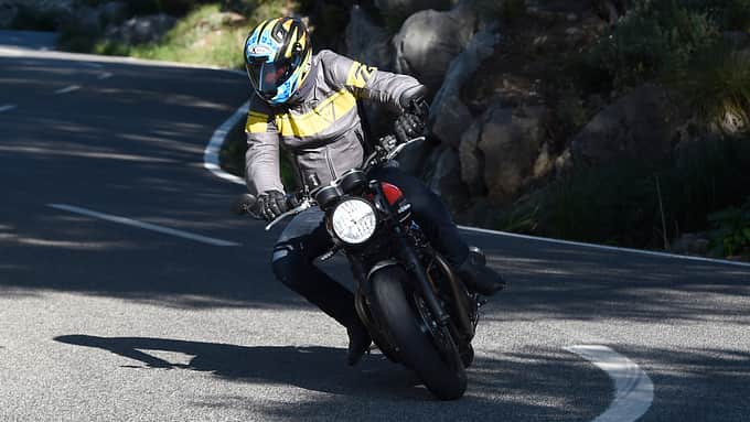 Die Preise für die neue Speed Twin beginnen bei 12.150 Euro.