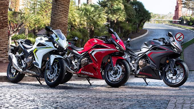 Die neue CBR 500 R in allen drei erhältlichen Farbvarianten.