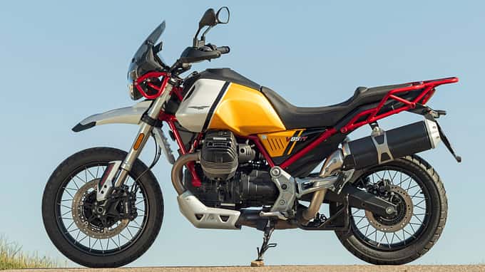 Moto Guzzi V85 TT (2022) Vergleichstest