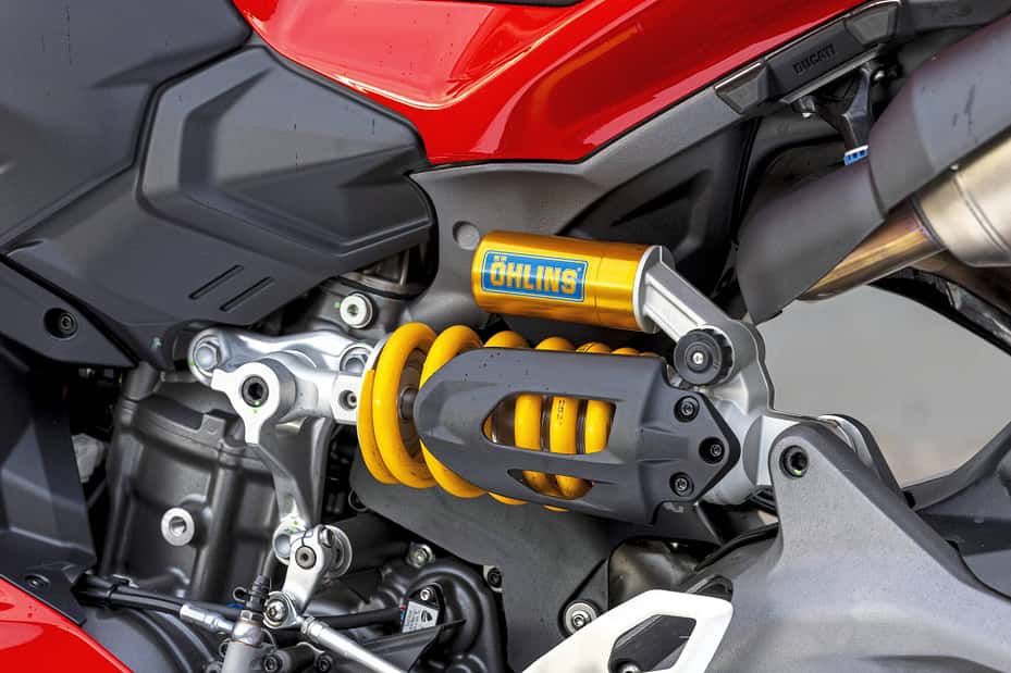 Le châssis Öhlins des petites Panigale a été réglé en usine de manière sportive, mais pas trop tendue