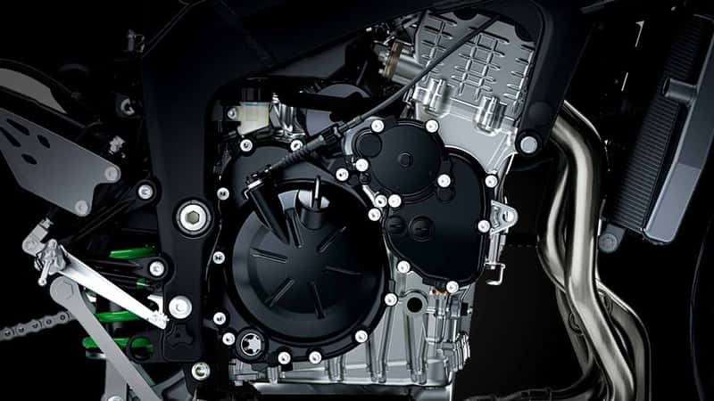 Motor Kawasaki Ninja ZX-6R (2025)